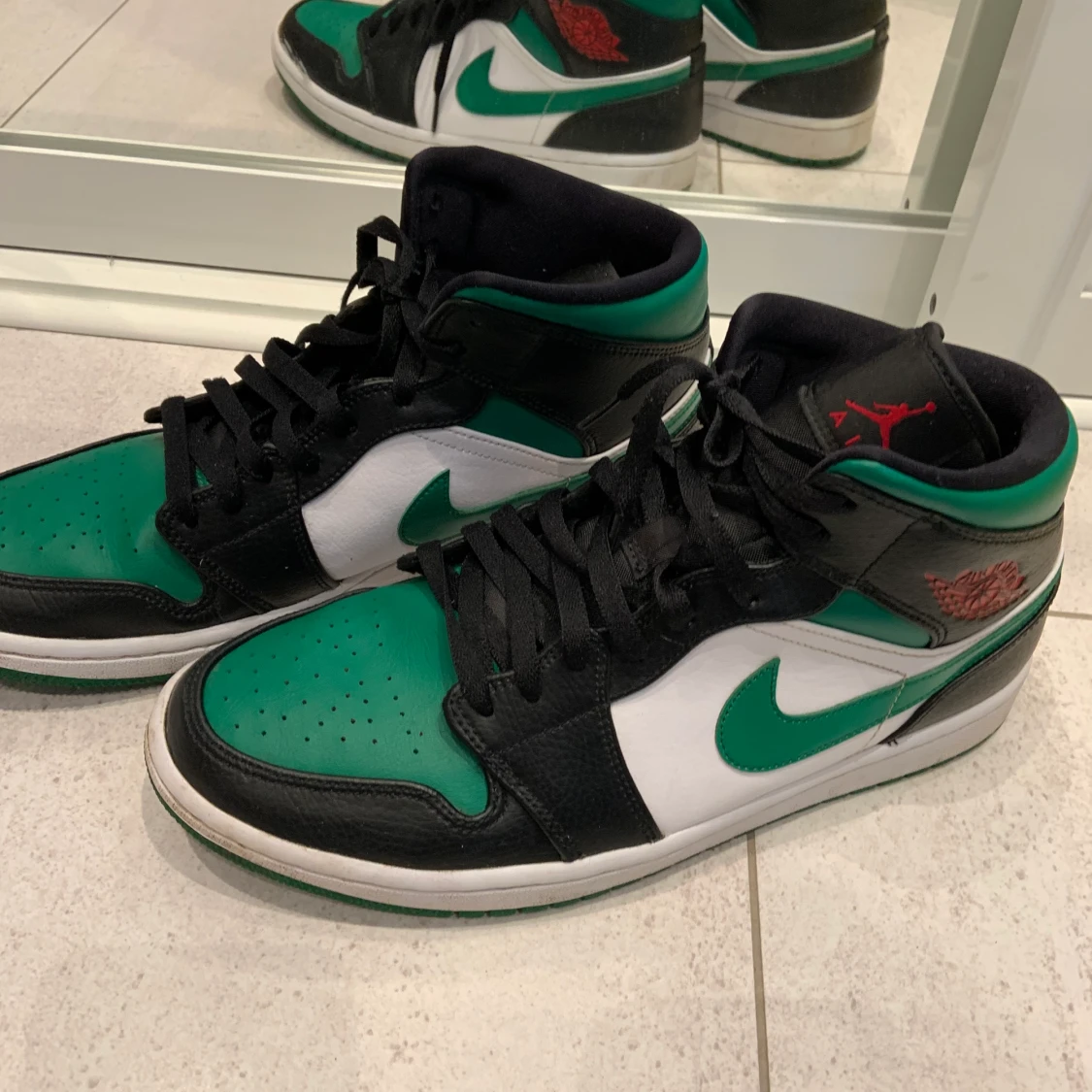 Nike Jordan 1 mid size 45 EU - 90