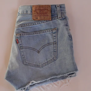 Levi’s 501 jeansshorts. W31 - Levi’s 501 jeansshorts. Storlek: W31 (midjemått ca 77,5 cm). Bra skick. 