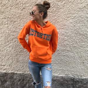 Orange hoodie. STAY storlek S