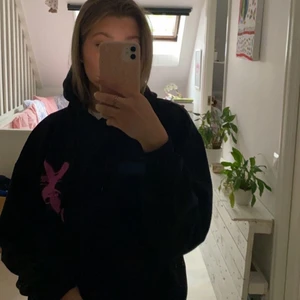 hoodie  - hoodie i storlek M ❤️ säljer för 150 kr + frakt 