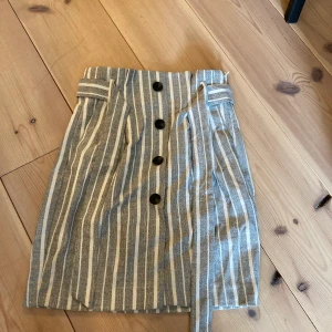 Kjol hm - Kjol hm, använd 1 gång. För kort för min smak