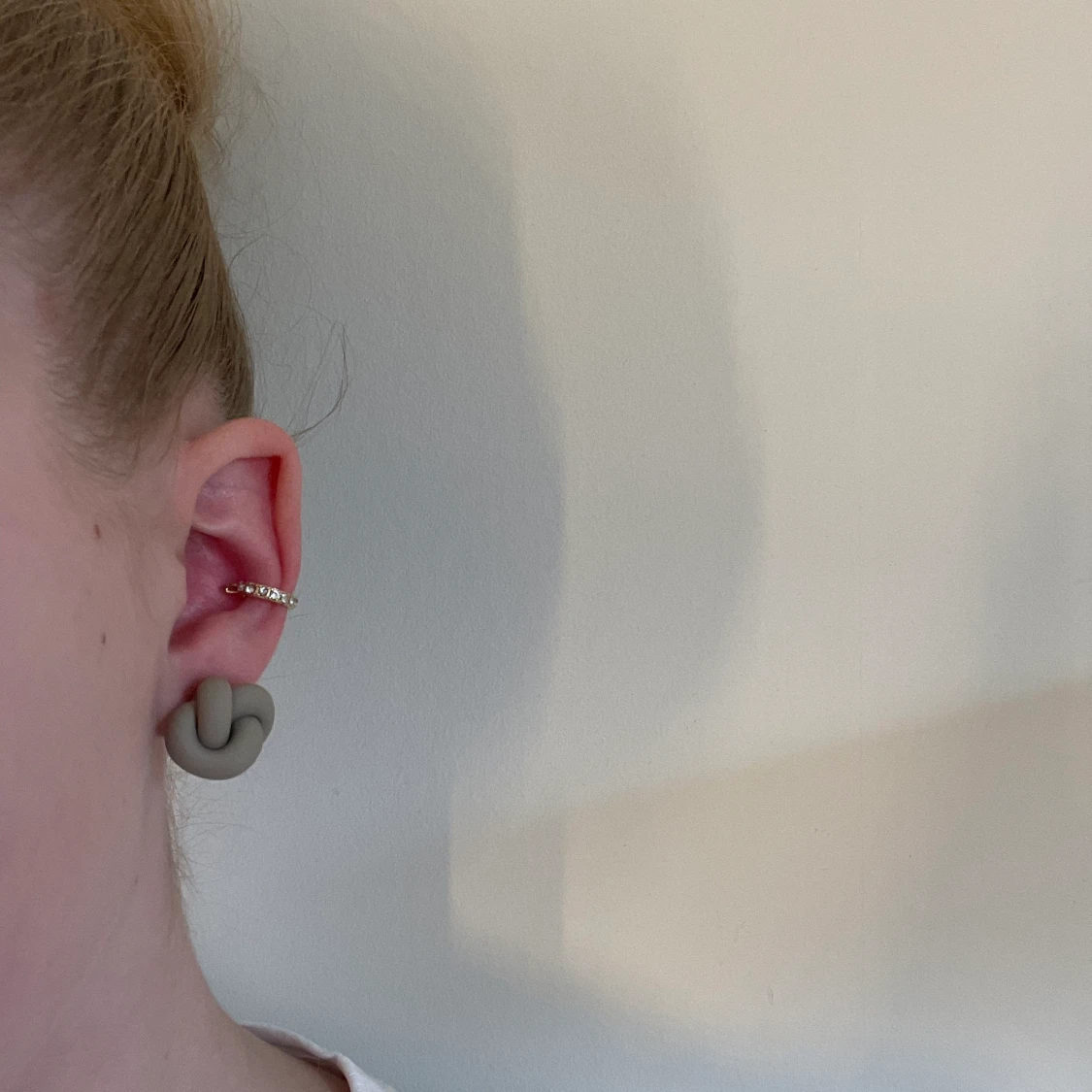 🌾✨🐚Grå beiga örhängen🐚✨ 🌾 - 91