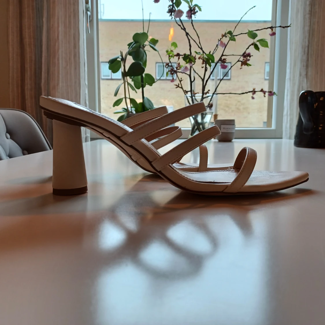 Skor från NA-KD - 91