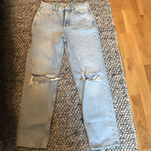 Super snygga jeans!  - Säljer dessa super snygga jeans då dom tyvärr inte kommer till användning. Aldrig använda