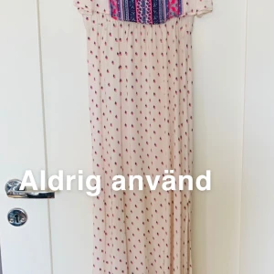 Ny klänning - Oanvänd