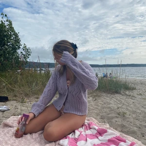 Lila stickad kofta från Lindex! - Populär och mysig kofta. Sparsamt använd! 