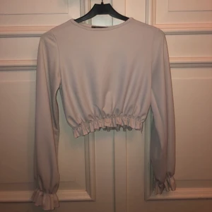 Vit blus Gina tricot  - Vit blus från gina tricot 