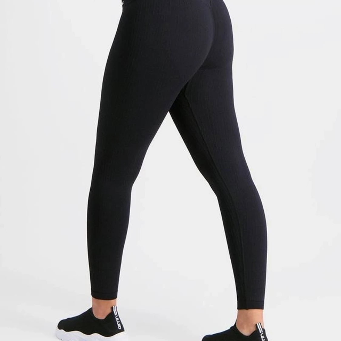 Aimn tights storlek M