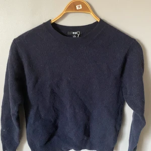 Lila/blå sweater - Jättefin lila/blå sweater jag köpt på second hand, väldigt liten men passar nog s/xs