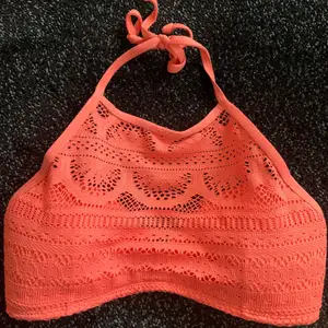 Bikiniöverdel från Cubus storlek 34💕 använde en del förut men inte nu längre och den är i bra skick!💫 25kr+frakt!💓