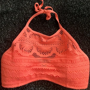 Bikiniöverdel  - Bikiniöverdel från Cubus storlek 34💕 använde en del förut men inte nu längre och den är i bra skick!💫 25kr+frakt!💓