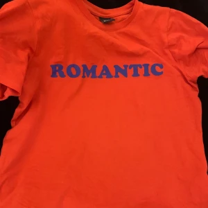 Tröja  - Tröja i jättebra skick🧡 från Gina i storlek XS passar S också💕 25kr + frakt💖