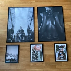 Posters med ram - Säljer dessa posters med ram. Alla för 700kr eller styckpris. 21x31: 150kr och 50x70: 250kr. Står ej för frakt. Hämtas helst.