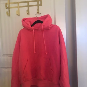 Rosa hoddie!! - Superfin rosa hoddie från weekday, så fin färg!!