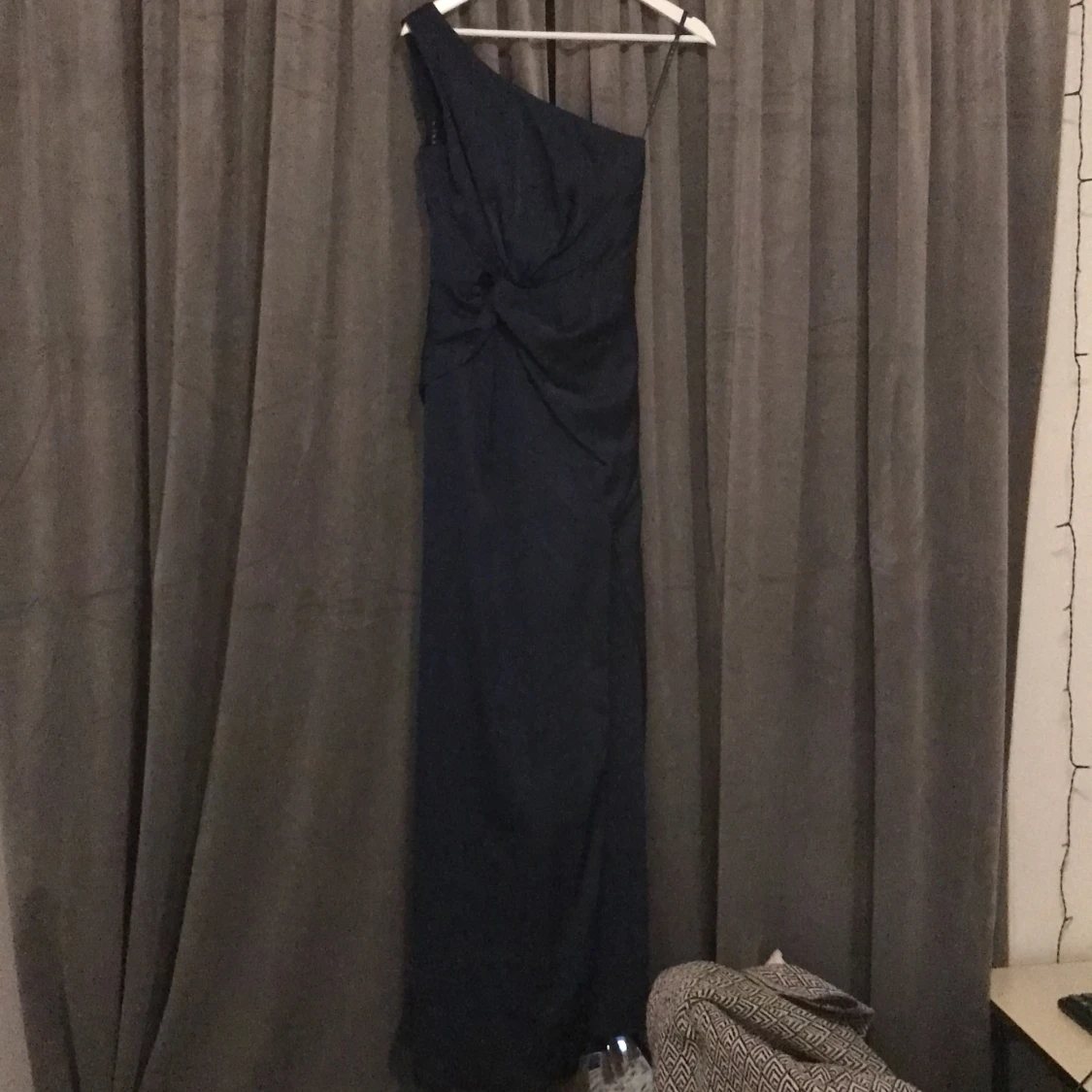 Marinblå balklänning med slits  - 90