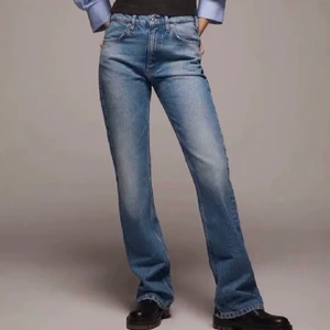 Zara jeans - Intressekontroll på mina zara jeans i strl 38 men skulle säga att det är mer som 36!!! Vid intresse buda i kmt 