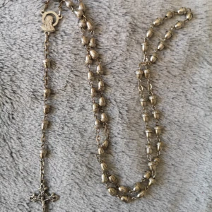 Ekollon Rosery  - Ett jättefint ekollon Rosery som jag tyvärr inte trivs med. 