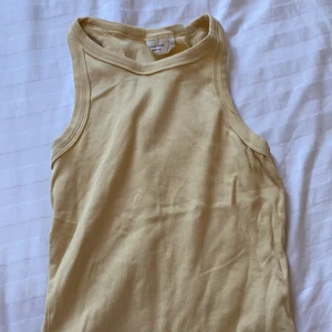 Gina tricot linne  - Linne från Gina tricot. Storlek S. Pris= ALLT SOM ALLT 45 Kr