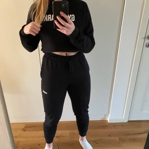 Gymshark  - Svarta gymshark mjukis. Förkorta för mig. Inte använt så mycket.  Köparen står för frakt. ❤️