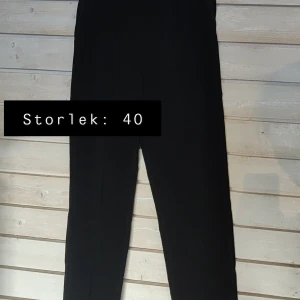 Svarta byxor - Svarta byxor i bra skick ✨