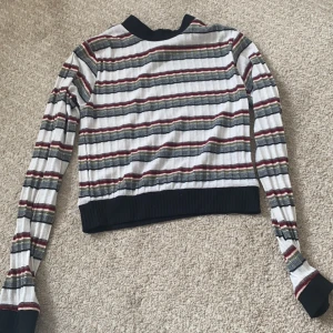 New yorker sweater - New yorker tröja med bra kondition! Kan användas året om, stolek S och passar bra. ❤️