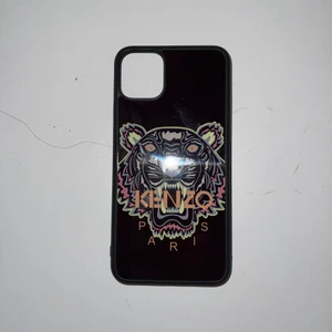 iPhone 11 PRO Max  - Kenzo skal, nytt använt 1 gång. 
