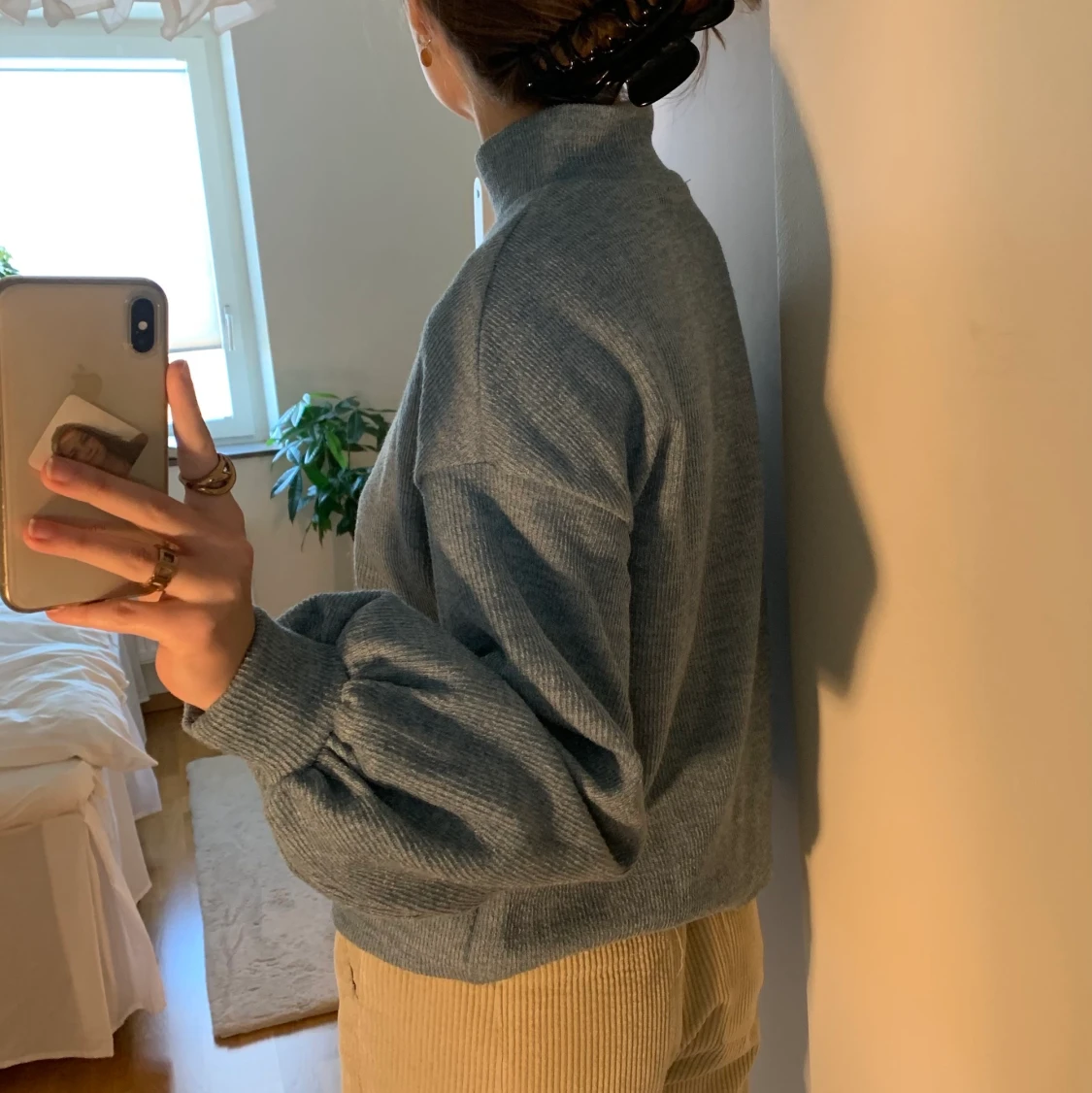 Stickad blå-grå tröja - 90