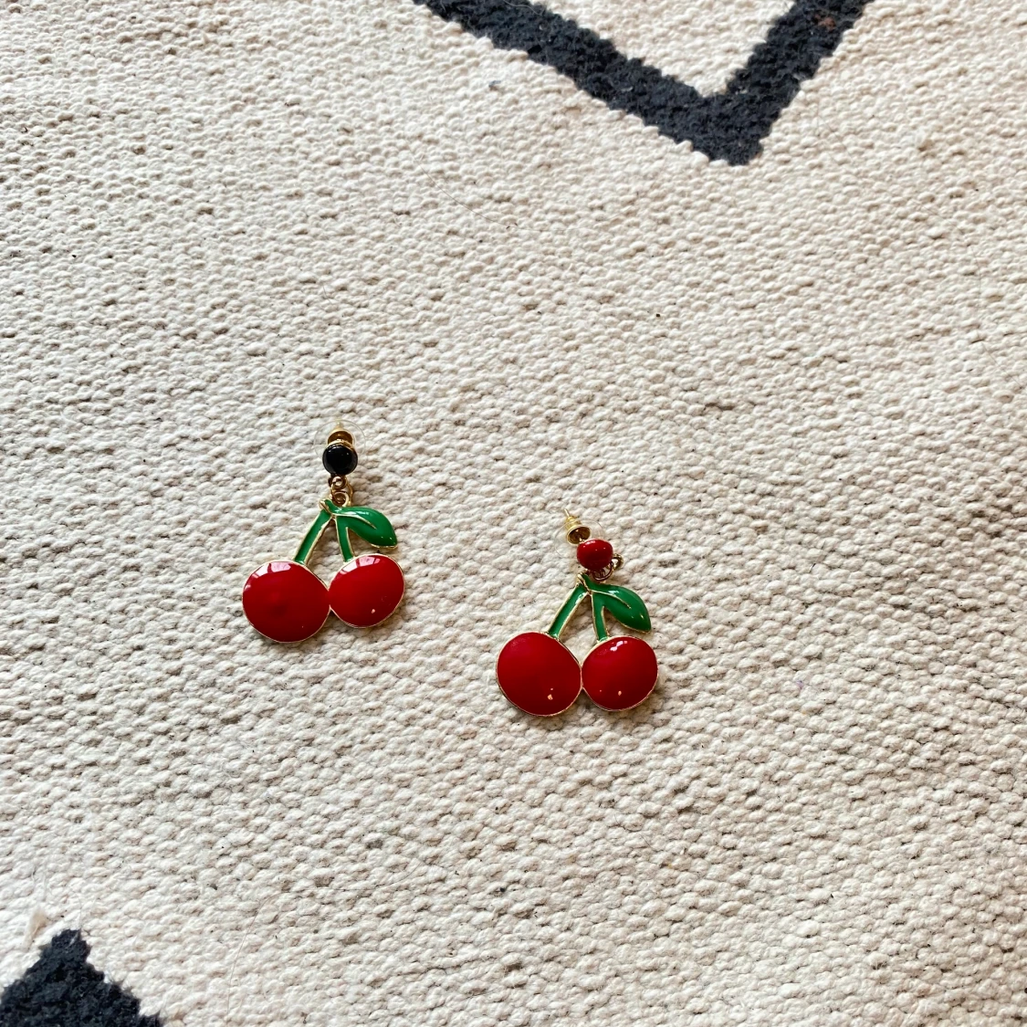 Körsbärörhängen 🍒 - 90