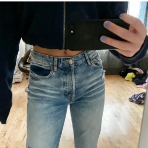 Jeans - Snygga raka vintage jeans, storlek S. Kund står för frakt💕💕