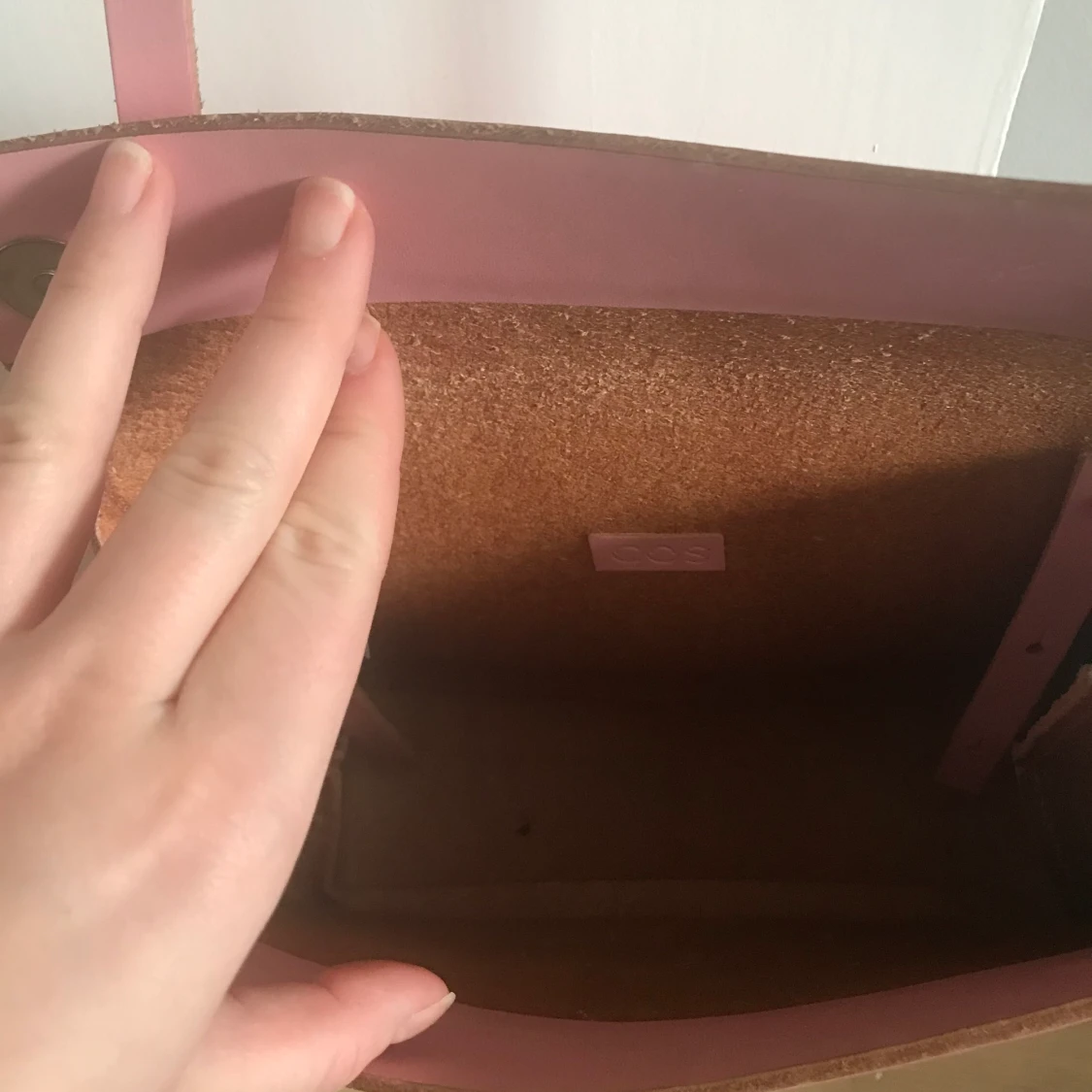 Rosa handväska COS - 90