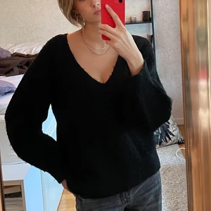 Stickad tröja - Jätte mjuk stickad tröja från Chiqelle. 