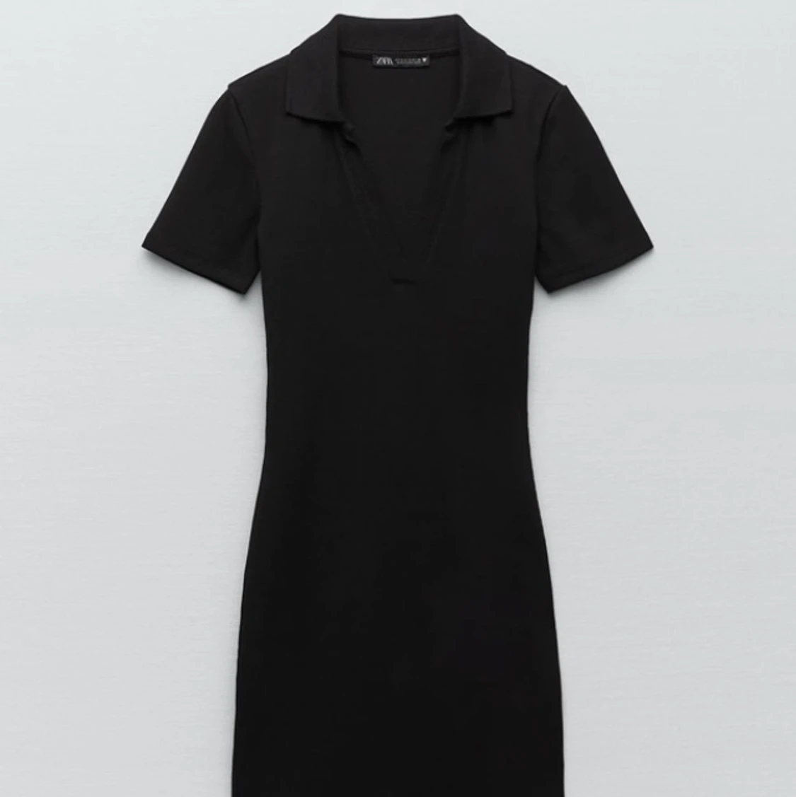 Svart ribbad klänning - 91