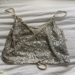 Glittrigt linne - Från zara i bra skick