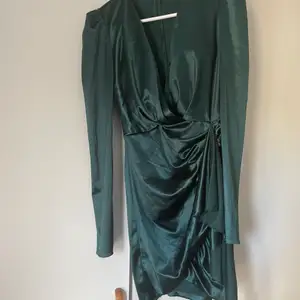 Elegant silk dress, new