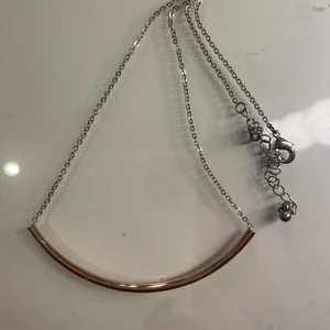 Halsband  - Halsband som knappt är använt. 