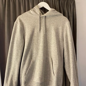 Hoodie från hm - Mysig hoodie från hm i storleken xs