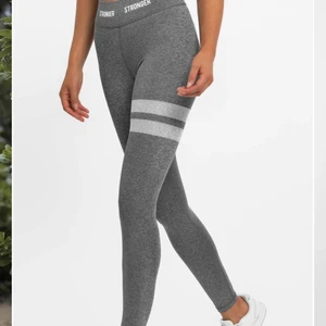 Stronger thigts - Säljer dessa stronger thigts i storlek xs, superfina i väldigt bra skick. Använt 2 gånger. Väldigt stretchiga och sköna😇💞