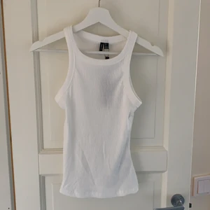 Linne - Aldrig använt linne med tag kvar. Nypris 150. Köpare står för eventuell frakt 