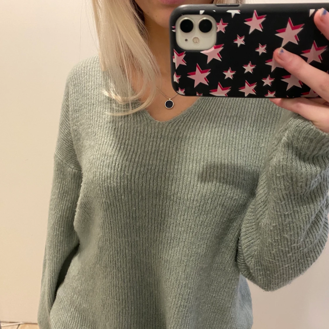 Ljusgrön stickad tröja