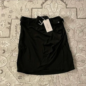 Helt ny kjol - Helt ny kjol med prislappen kvar!