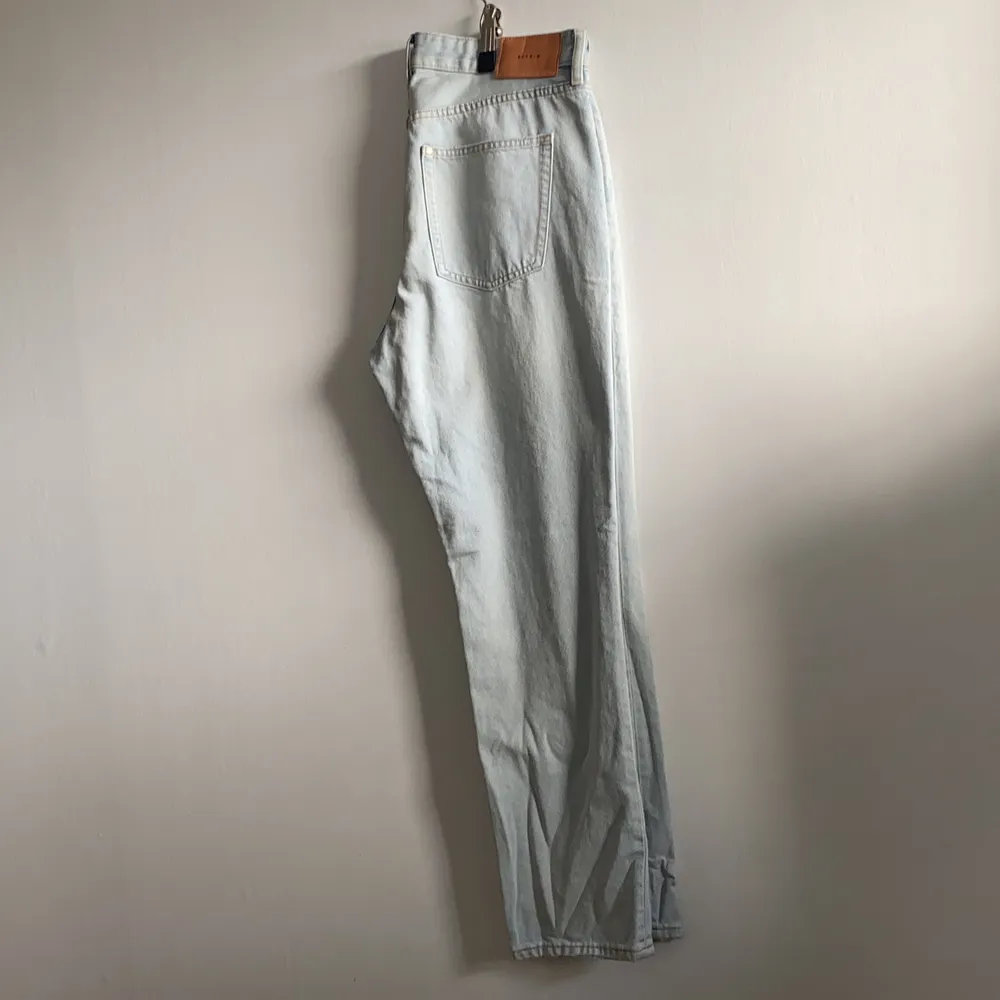 H&M vintage fit high waist Denim jeans. Helt ny, har aldrig använts!. Jeans & Byxor.