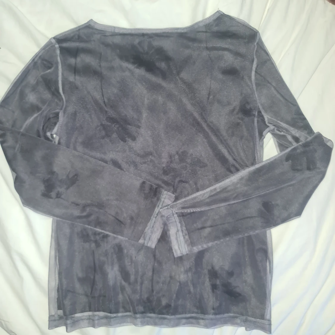 Grå svart meshtopp med blommotif - 90