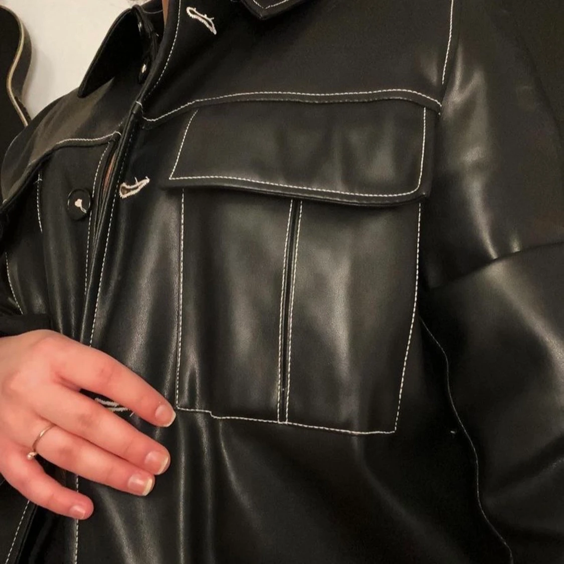 Gina tricot konstläder skinnbacka Medium - 91