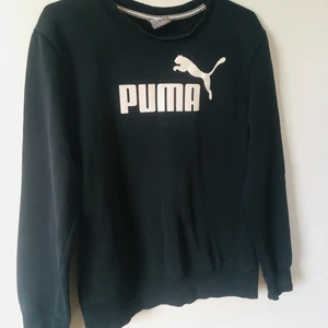 Puma sweatshirt  - Använd men i gott skick.