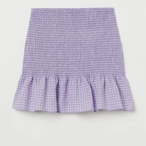 Lila kjol  - Rutig lila kjol från hm💓aldrig använd. Stolek s men passa mig som har m också 