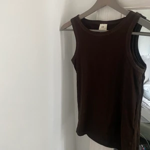 Linne - Ett till linne också från hm (slutsålt) som inte används. Jätte fin brun färg. Frakten ingår i priset💕