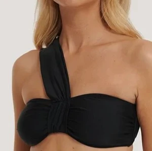 Nakd bikini topp  - En super fin bikini topp från nakd i X- Small. Aldrig använd endast testad