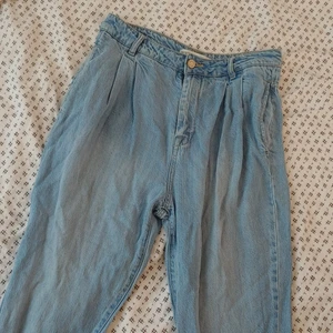 Bershka loose jeans - Storlek 36