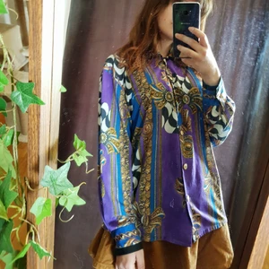 Vintage skjorta strl S/M - Underbar skjorta från sent 70-tal/tidigt 80- tal. Superskönt material. Köpt i vintage-butik.