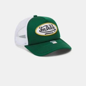 Von dutch keps - Intressekoll på min von dutch keps!!!!! Säljer endast för bra pris. Helt i nytt skick endast provad på dessa bilder ovan (2 och 3)💕💕